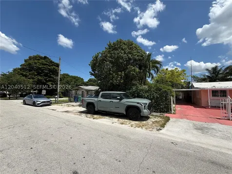 867 NW 109th Street Miami FL 33168
