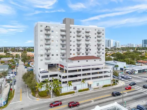 2217 NW 7th Street Miami FL 33125