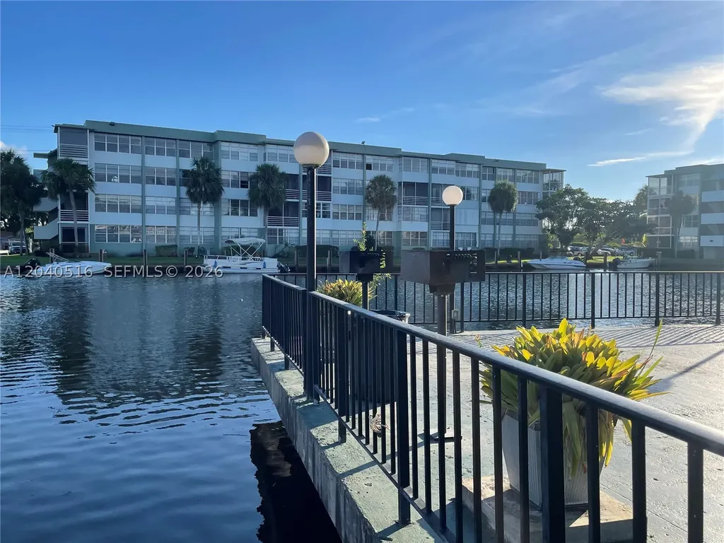 2741 Taft Street Hollywood FL 33020