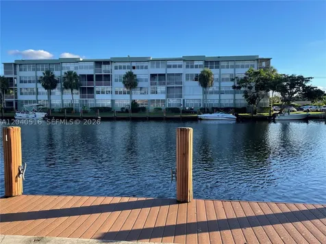 2741 Taft Street Hollywood FL 33020