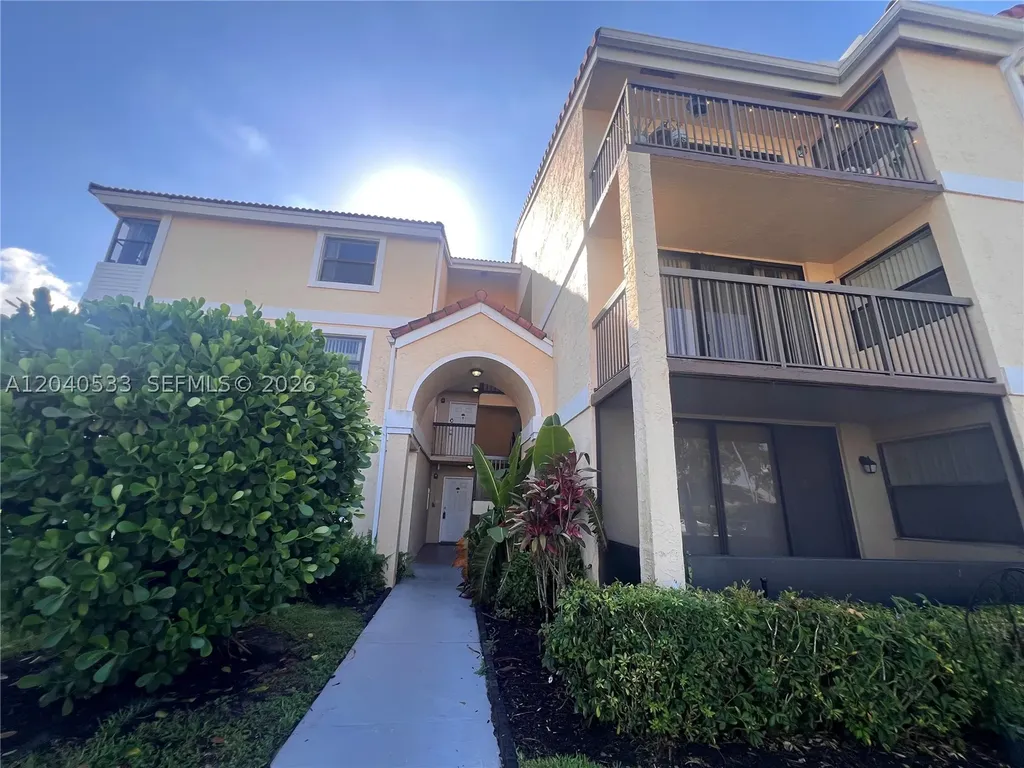 5661 Riverside Drive Coral Springs FL 33067