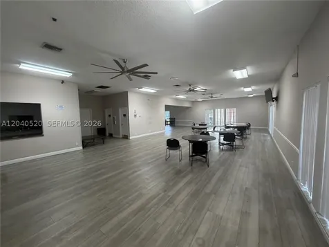 360 B Lakewood Circle E Margate FL 33063