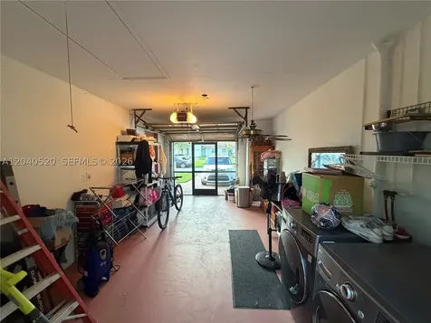 360 B Lakewood Circle E Margate FL 33063
