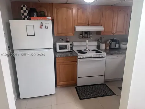 140 NW 87th Avenue Miami FL 33172