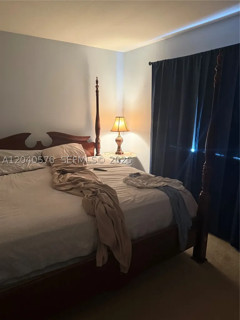 5943 SW 162nd Place Miami FL 33193