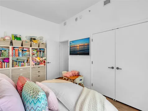 6799 Collins Avenue Miami Beach FL 33141