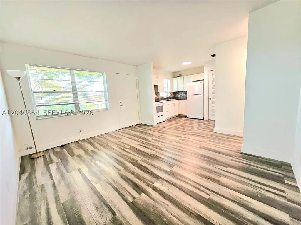 5180 NE 6th Avenue Oakland Park FL 33334