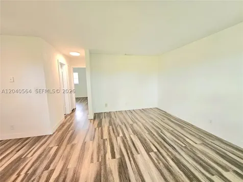 5180 NE 6th Avenue Oakland Park FL 33334