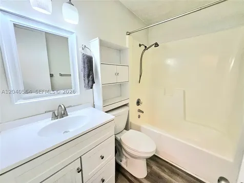 5180 NE 6th Avenue Oakland Park FL 33334