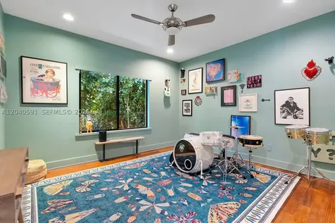 547 NE 59th Street Miami FL 33137