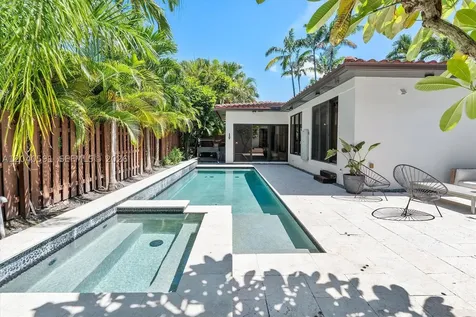 547 NE 59th Street Miami FL 33137