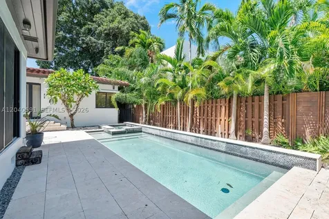 547 NE 59th Street Miami FL 33137
