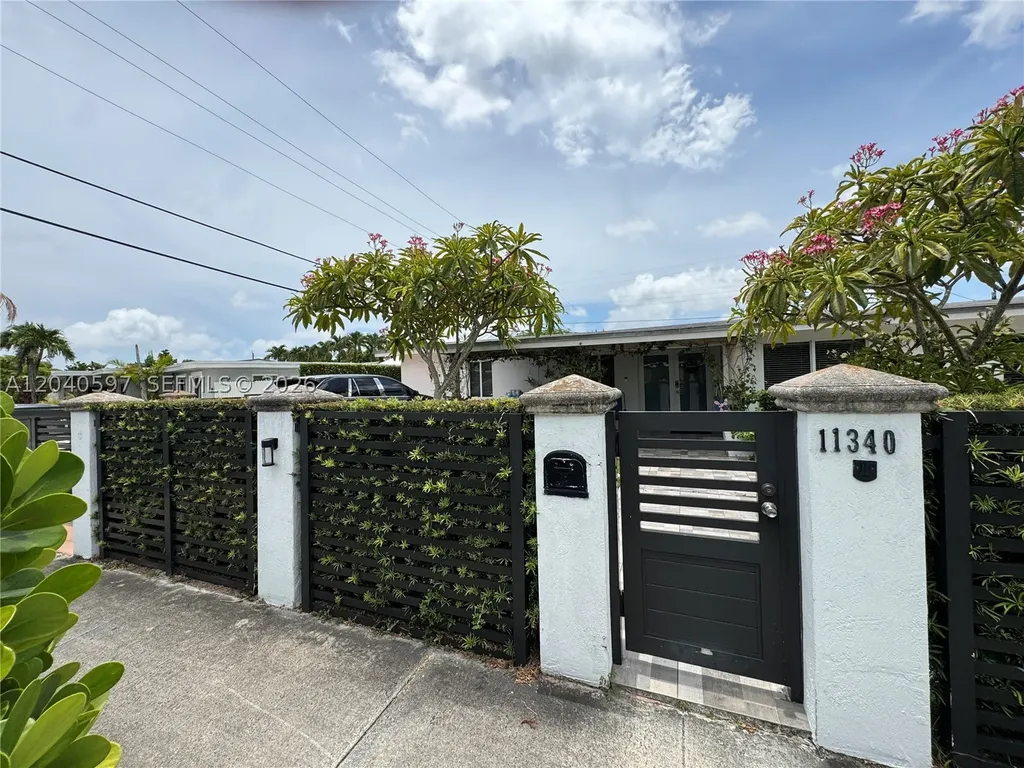 11340 SW 41st Terrace Miami FL 33165