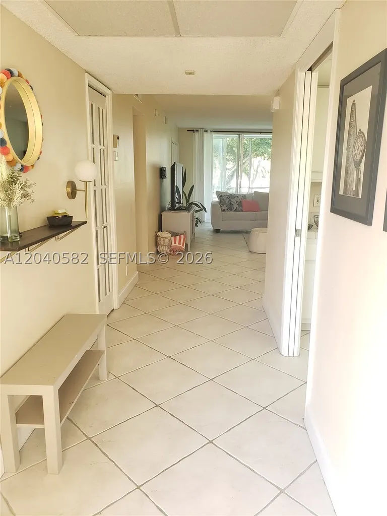 550 Oaks Lane Pompano Beach FL 33069