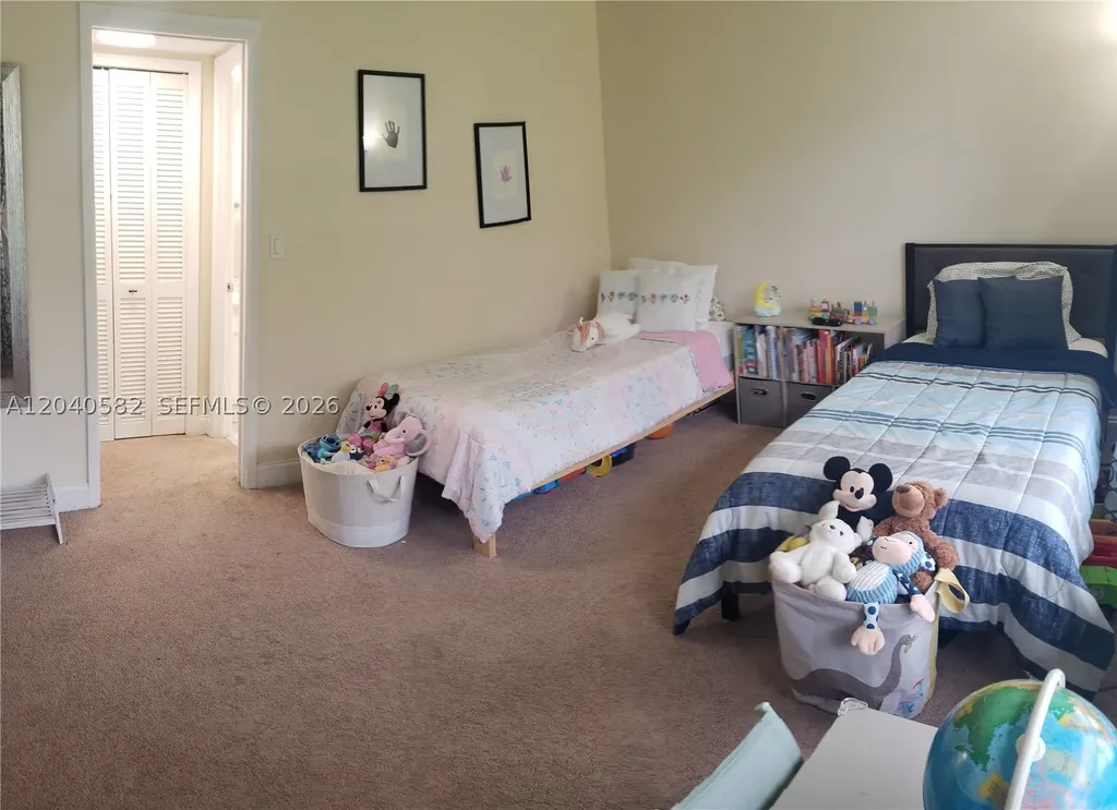 550 Oaks Lane Pompano Beach FL 33069