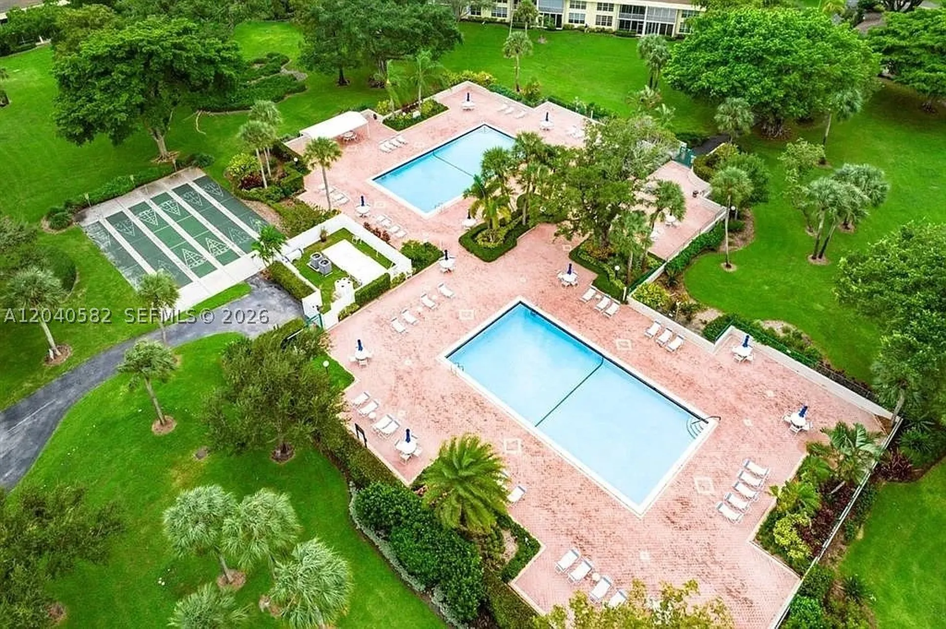 550 Oaks Lane Pompano Beach FL 33069