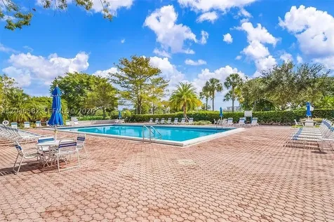 550 Oaks Lane Pompano Beach FL 33069