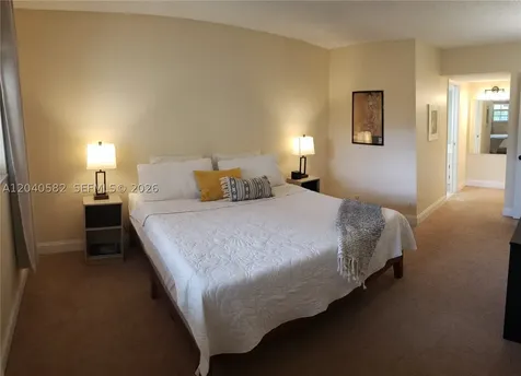 550 Oaks Lane Pompano Beach FL 33069