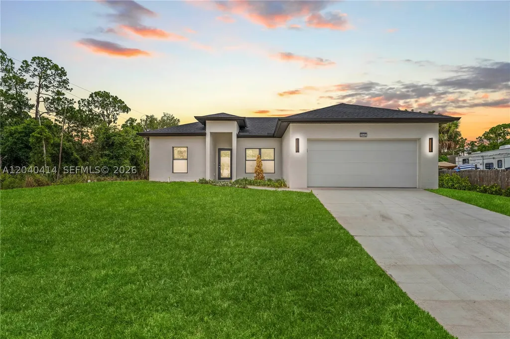 2602 E 2nd Street Lehigh Acres FL 33936