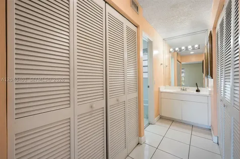 1725 W 60th Street Hialeah FL 33012