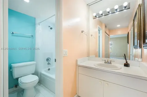 1725 W 60th Street Hialeah FL 33012