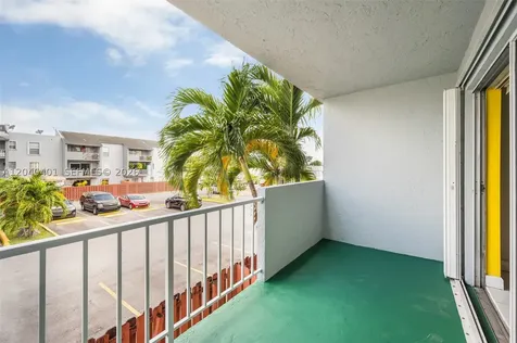 1725 W 60th Street Hialeah FL 33012