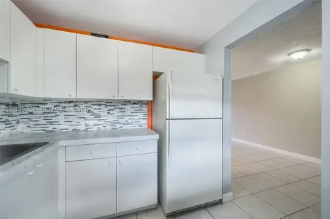 1725 W 60th Street Hialeah FL 33012