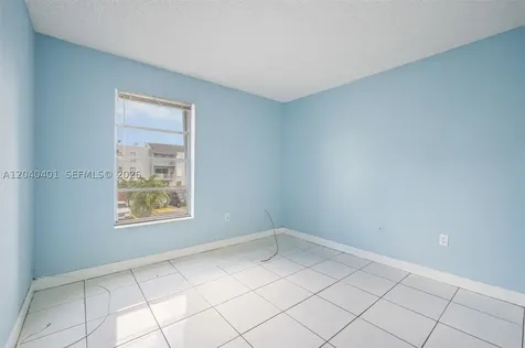 1725 W 60th Street Hialeah FL 33012
