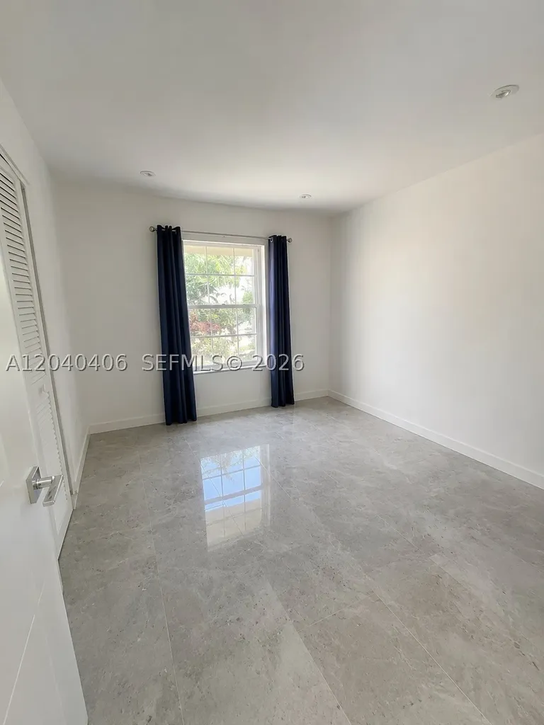 112 Fox Road Hollywood FL 33024