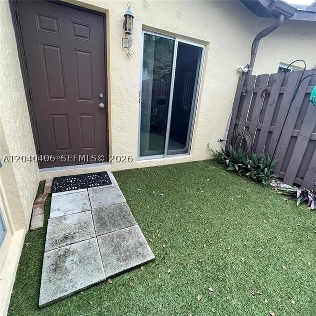 112 Fox Road Hollywood FL 33024