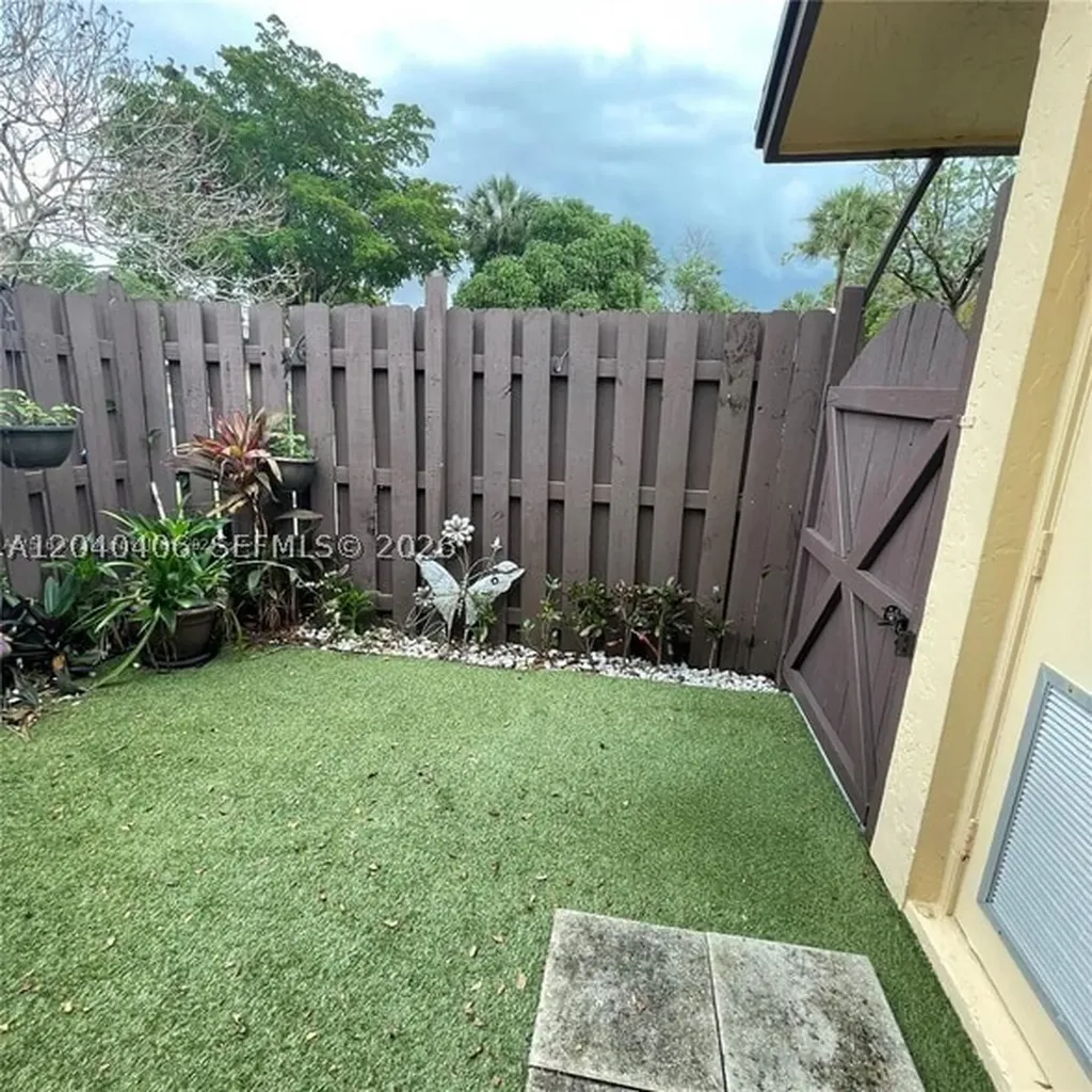 112 Fox Road Hollywood FL 33024