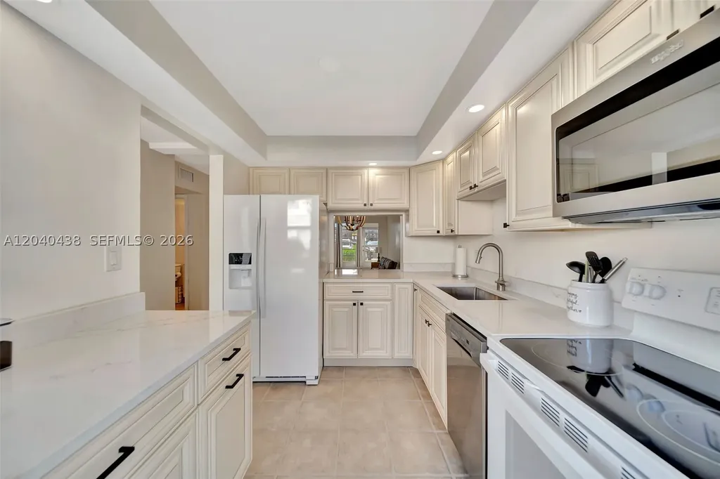 3221 NE 8th Street Pompano Beach FL 33062