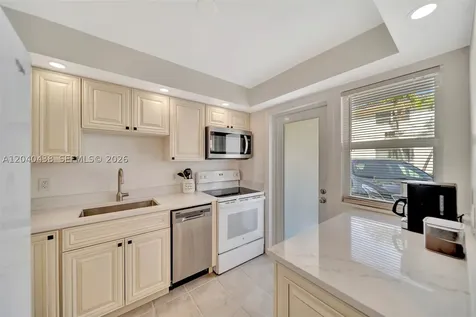 3221 NE 8th Street Pompano Beach FL 33062