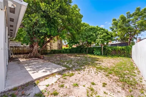 1168 NW 30th Street Miami FL 33127