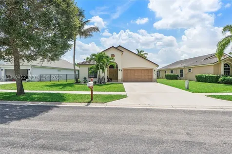 124 Preserve Drive Royal Palm Beach FL 33411