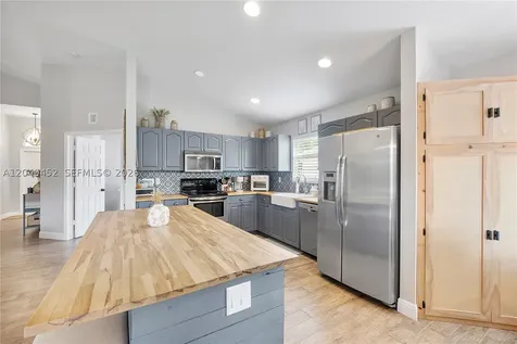 124 Preserve Drive Royal Palm Beach FL 33411