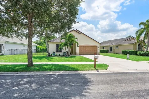 124 Preserve Drive Royal Palm Beach FL 33411