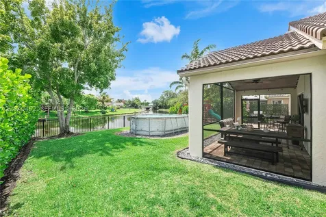 124 Preserve Drive Royal Palm Beach FL 33411