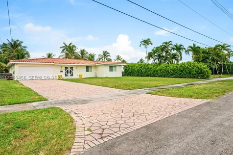 6185 W 10th Avenue Hialeah FL 33012