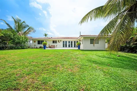 6185 W 10th Avenue Hialeah FL 33012