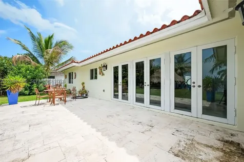 6185 W 10th Avenue Hialeah FL 33012