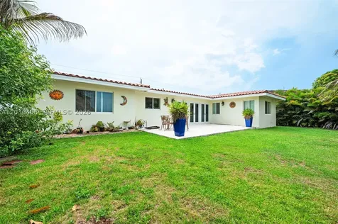 6185 W 10th Avenue Hialeah FL 33012