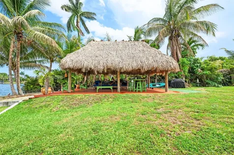 6185 W 10th Avenue Hialeah FL 33012
