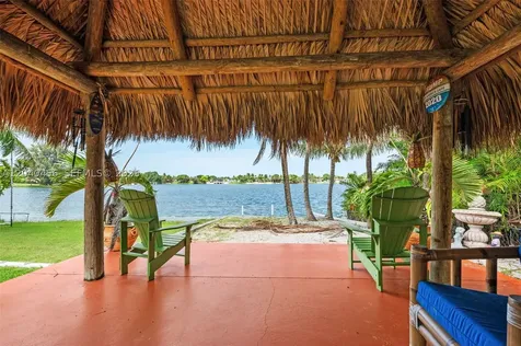 6185 W 10th Avenue Hialeah FL 33012