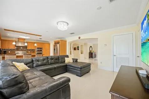 6185 W 10th Avenue Hialeah FL 33012
