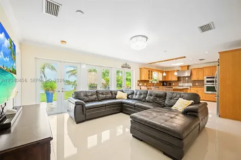 6185 W 10th Avenue Hialeah FL 33012