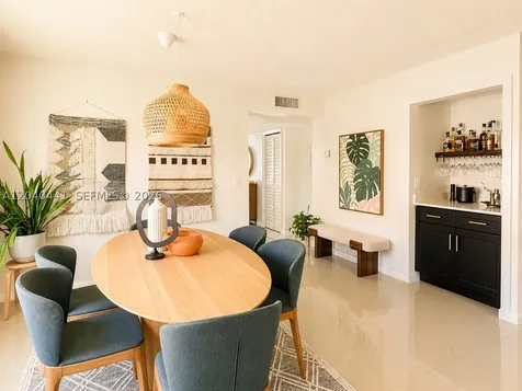 305 Lakeview Drive Weston FL 33326