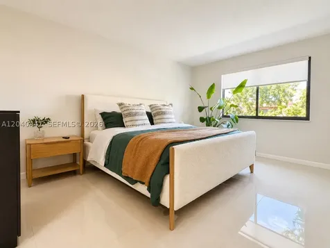 305 Lakeview Drive Weston FL 33326