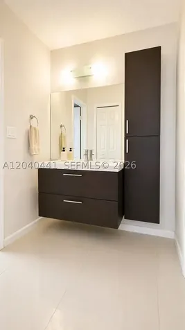 305 Lakeview Drive Weston FL 33326