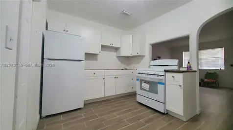 905 SW 4th Terrace Hallandale Beach FL 33009